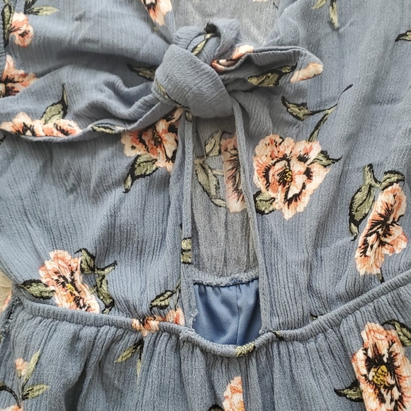 ❤ Everly Floral Jumpsuit S ❤ - Picture 3 of 6